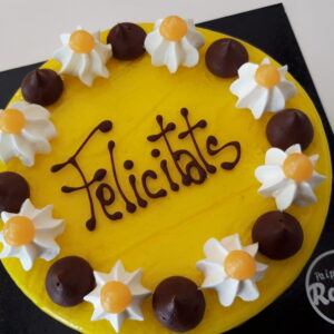 Pastel Felicidades de Crema y Chocolate